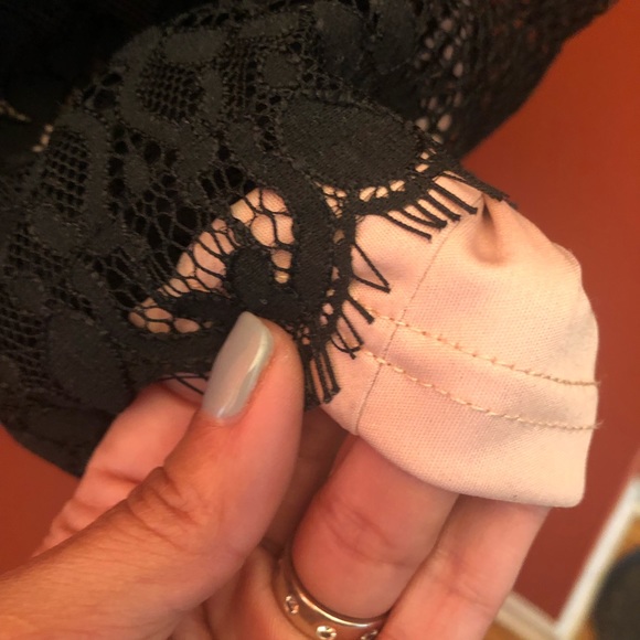 Cute black and nude lace dress sz M
CHECK OUT MY $10 ITEMS! - Picture 8 of 9
